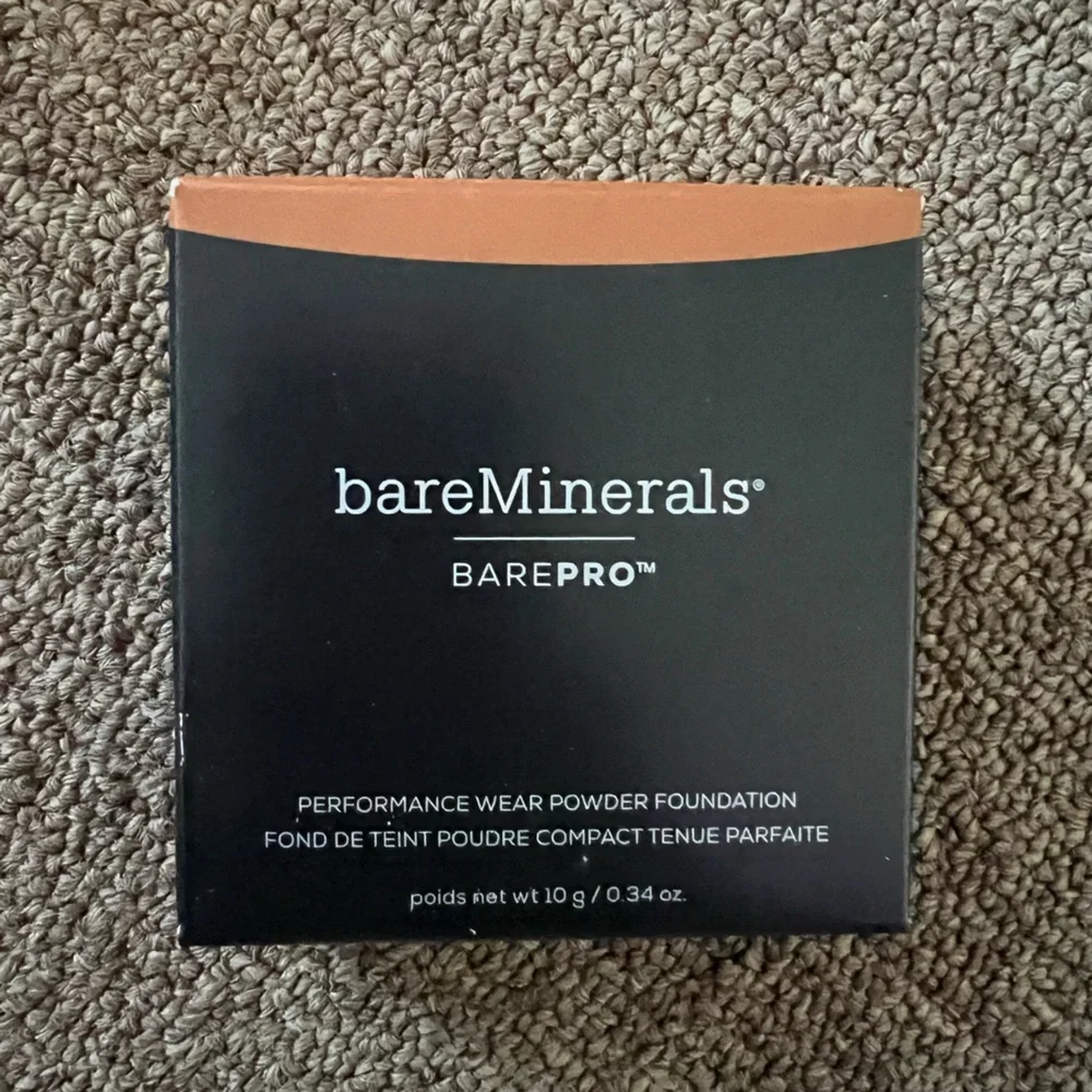 Bareminerals barepro performance wear powder foundation MAPLE 24.5 DISCONTINUED
